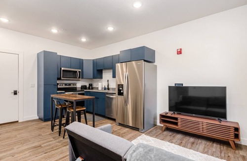 Downtown Columbus Apartment | Modern 1BR Studio - Downtown Access & Pets Welcome