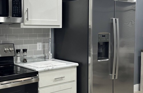 Rivervale Apartment | Modern 2bedroom 2bath apartment in Monette farm , duck, steel destination
