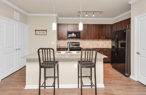 Lazybrook/Timbergrove Apartment | Modern 2bedroom 2bathroom