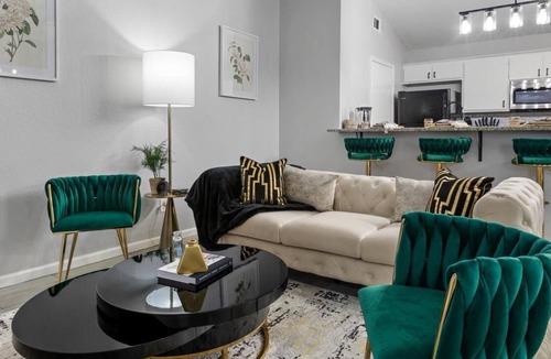 West Arlington House | Modern 2BR 4 Mi to AT&T Stadium Sleeps 6