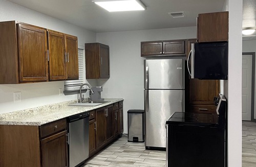 Amistad National Recreational Area House | Modern 3-bedroom 2-Bathroom home Conveniently located next to Texas Roadhouse!