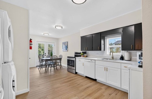 Lewiston House | Modern 3 bedroom Home in Prime Location! 7 guests