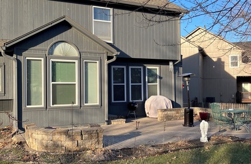 Shawnee House | Modern 3-bedroom house with private grounds in a beautiful safe neighborhood