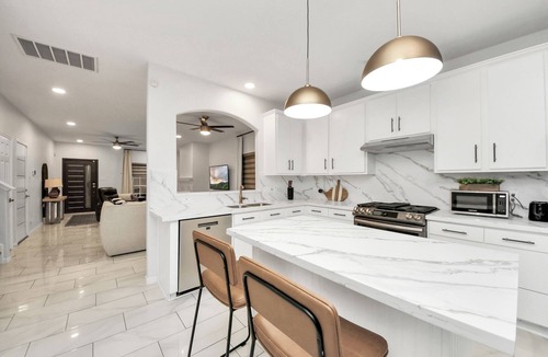 Katy House | Modern 4-Bed Home in Katy + King Beds + Trail Access + Great Location