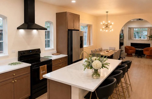 Kessler House | Modern 4-bedroom Craftsman house in suburbs right outside downtown Dallas