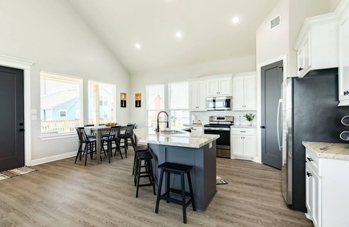 Freeport House | Modern 4BR Beach Retreat with Private Beach Access