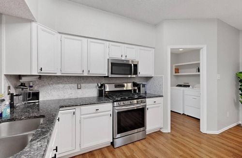 Allen House | Modern 5BR/2.5BA w/Private Pool Sleeps 16 ppl