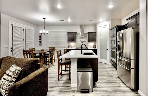 Las Cruces House | Modern Accessorized 3-Bedroom