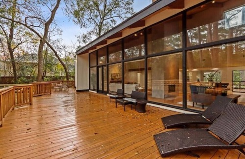 The Villages House | Modern and luxurious home in Hunters Creek Village