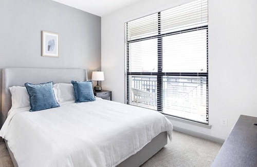 Garland Apartment | Modern Apartment in Prime Location (ID7989X65)