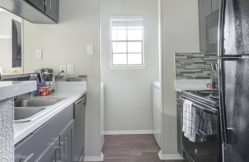 Far North Dallas Apartment | Modern Apartment in Prime Location (ID9400X06)