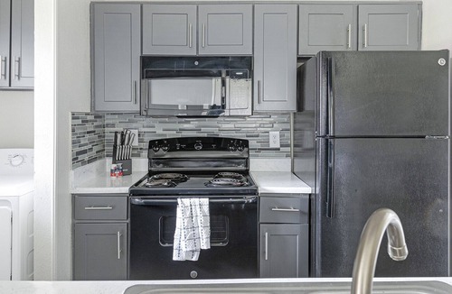 Far North Dallas Apartment | Modern Apartment in Prime Location (ID9400X06)