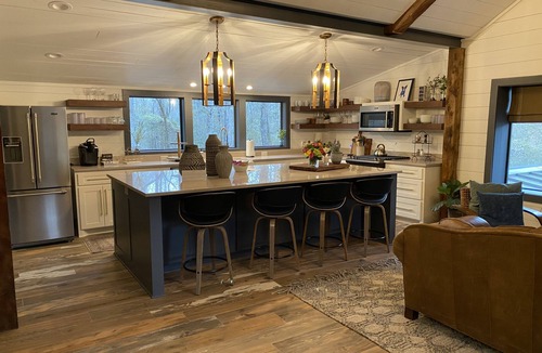 Kirby House | Modern cabin on beautiful Lake Greeson 45 minutes from Hot Springs!