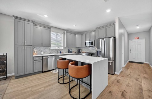 Hockley House | Modern Comfort House ADA Friendly Spacious & Family Ready