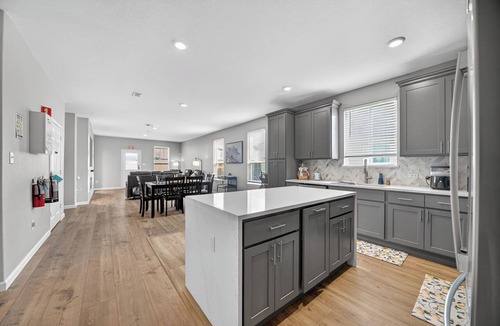 Hockley House | Modern Comfort House ADA Friendly Spacious & Family Ready