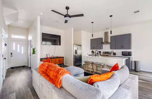 Denver Heights House | Modern comfort in the heart of the city
