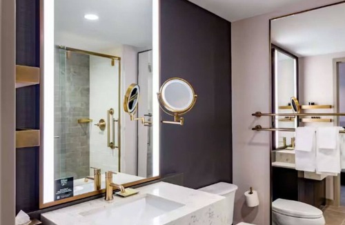 Court Avenue Entertainment District Hotel | Modern Comfort Meets Historic Charm Near Wells Fargo Arena and Convention Ctr