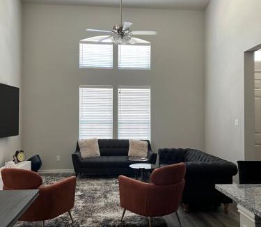 Denton Apartment | Modern Denton Stay,1BR,NearUNT,TW