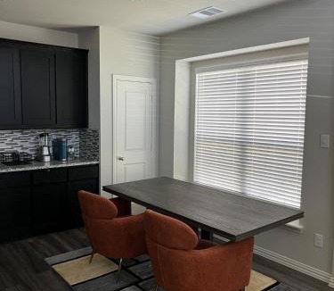 Denton Apartment | Modern Denton Stay,1BR,NearUNT,TW