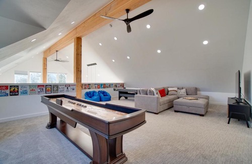 Donnelly House | Modern Donnelly Cabin w/Private Hot Tub