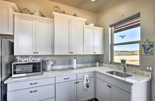 Elgin House | Modern Elgin Home: Walk to Wineries + Pets Welcome