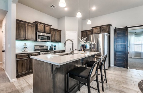 Midwest City House | Modern Family Retreat in Midwest City