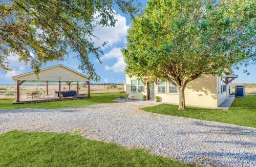Weston House | Modern Farm House 2B 2B KING Bed
