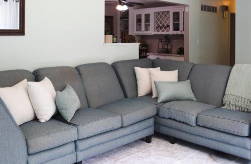 Morris House | Modern Home Near Arrowhead Stadium Sleeps 7