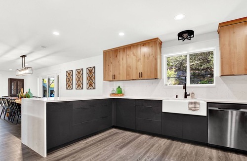 Comfort House | Modern home overlooking Texas Hill Country with private pool, hot tub & decks