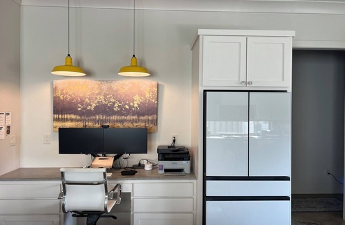 Old Jefferson House | Modern Industrial 3-bedroom pet friendly work space near Women’s Hospital