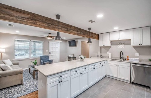 Memphis House | Modern Interior, Near Downtown! Warm at Wellsville