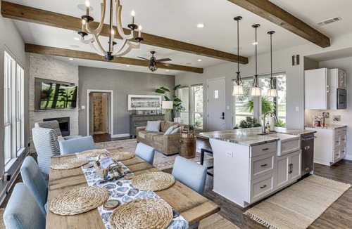 Coffee City House | Modern Lake House with Beautiful Shoreline