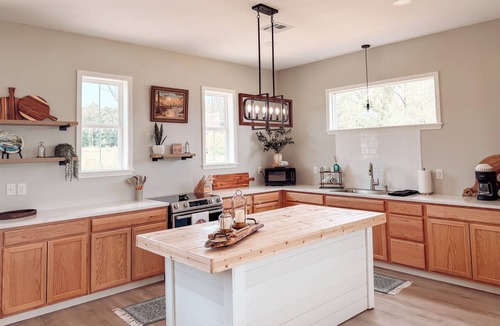 Negreet House | Modern Lakefront on Toledo Bend, 3BR Sleeps 7 Boat Launch & Amazing Views
