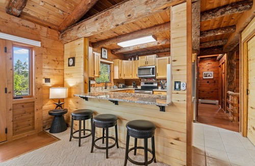 Durango Cabin | Modern Log Cabin, Great Deck, 10 min from Durango!
