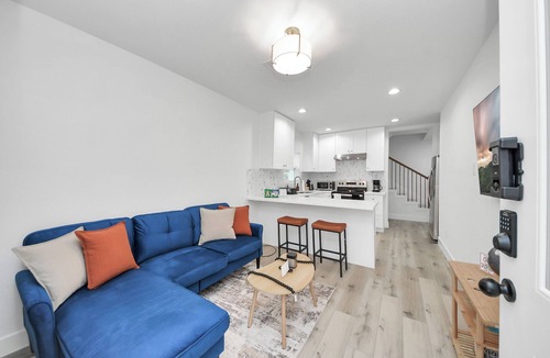 Riverside Terrace Apartment | Modern Luxe Retreat- Spotless, Bright & Stylish- Medical Center- Downtown HTX