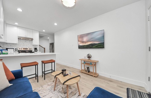 Riverside Terrace Apartment | Modern Luxe Retreat- Spotless, Bright & Stylish- Medical Center- Downtown HTX