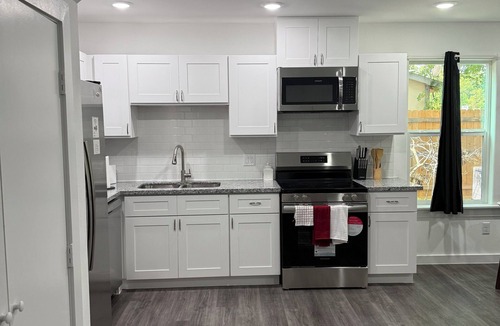 Northeast Houston House | Modern luxe townhome -15 minutes away from downtown