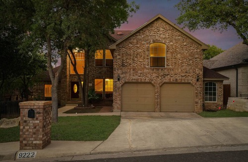 Vance Jackson House | Modern Luxury 5BR — Pool, Game Room, Prime San Antonio Spot