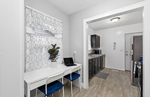 Kansas City House | Modern Midtown KC Home Ideal for 30+ Day Stays