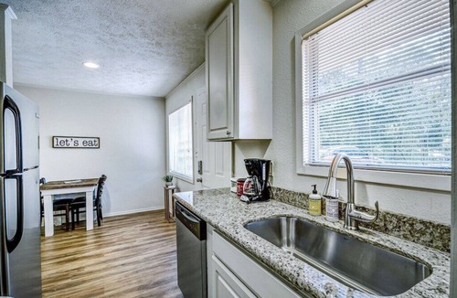 Fondren House | Modern Minimalist Duplex Stay