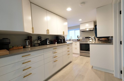 North Beacon Hill House | Modern North Beacon Hill Retreat - Sauna & Hot Tub