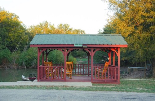 Bridgeport Cabin | Modern Private Cabin, Fishing, Shooting Range, Fire Pit, 4WD Trails & Canoeing