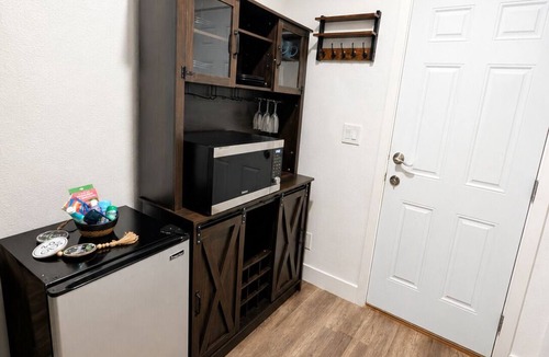 Auburn Apartment | Modern Private Suite Private Entrance + Bathroom