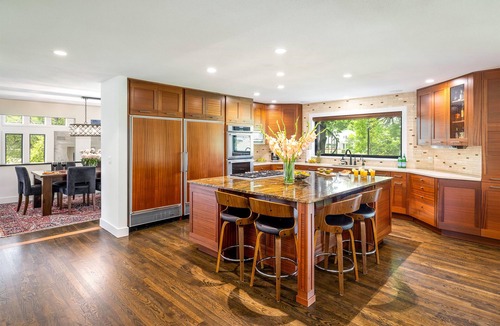 Gunbarrel House | Modern Retreat with Hot Tub & Golf Views