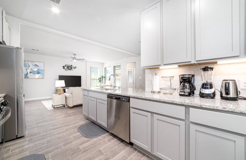 Rosenberg House | Modern & Spacious 4-Bedroom Home in Rosenberg, TX