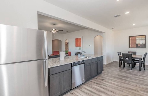 Seagoville House | Modern Spacious 4BR New Built Retreat ~ Fam&Group