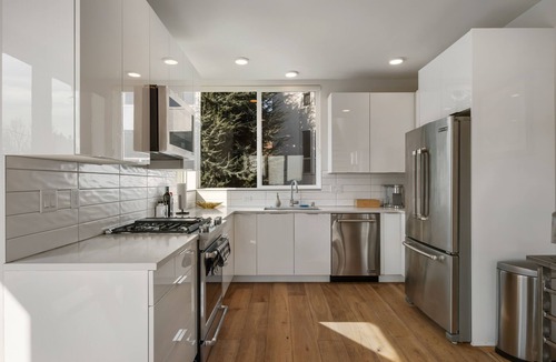 East Queen Anne House | Modern Townhome with Space Needle View