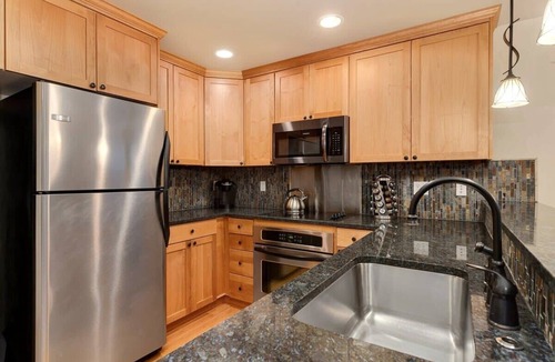 North Beacon Hill House | Modern Townhouse near DT Seattle & Stadium, Parking