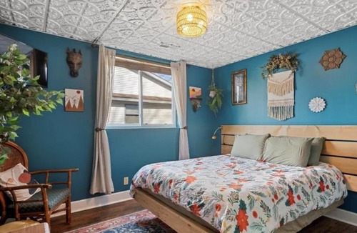 Pittsfield Hotel | Monroe Street Suites