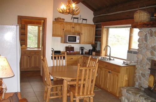 Darby Cabin | Montana Mountain Glamping: Charming Log Cabin with in Darby